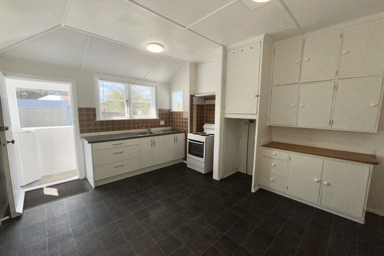 Photo of property in 17 Hall Crescent, Epuni, Lower Hutt, 5011