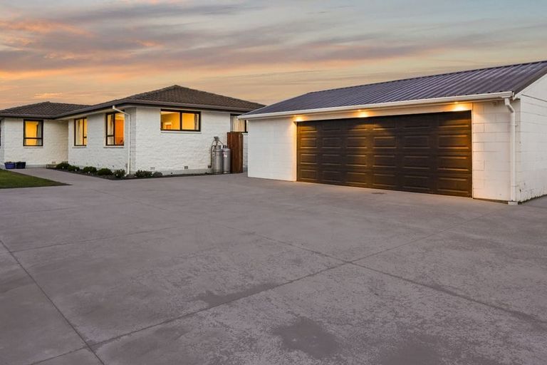 Photo of property in 83 Arcon Drive, Broomfield, Christchurch, 8042