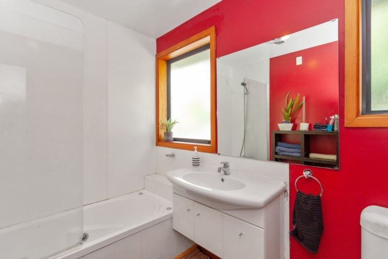 Photo of property in 6 Jarrow Place, Halswell, Christchurch, 8025