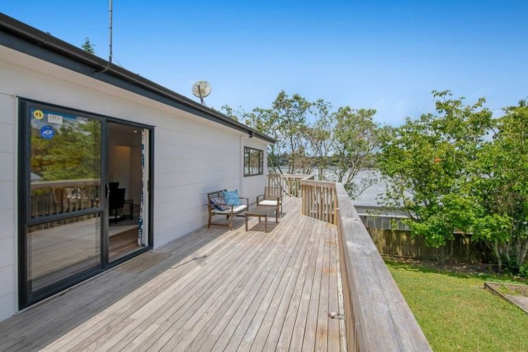 Photo of property in 1/7 Leiden Place, Totara Vale, Auckland, 0629