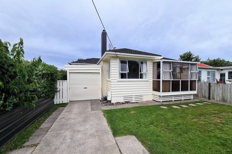 Photo of property in 18 Gisborne Terrace, Opunake, 4616