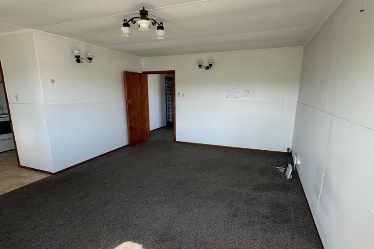 Photo of property in 72 Castor Crescent, Cannons Creek, Porirua, 5024