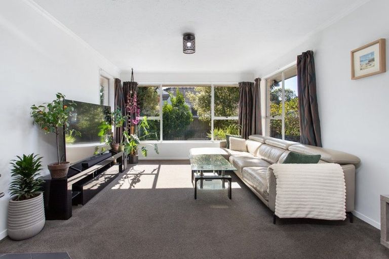 Photo of property in 484 Mairehau Road, Parklands, Christchurch, 8083