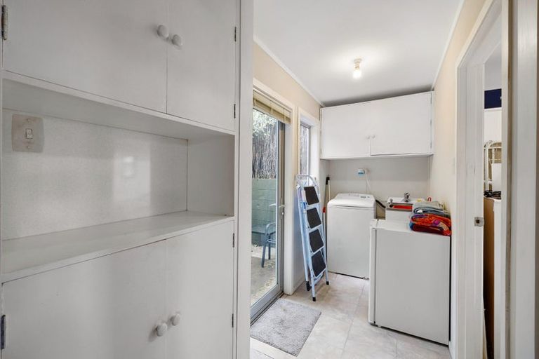 Photo of property in 341 Devon Street West, New Plymouth, 4310