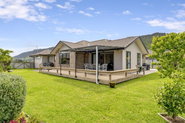 Photo of property in 35 Waipunahau Road, Waikanae, 5036
