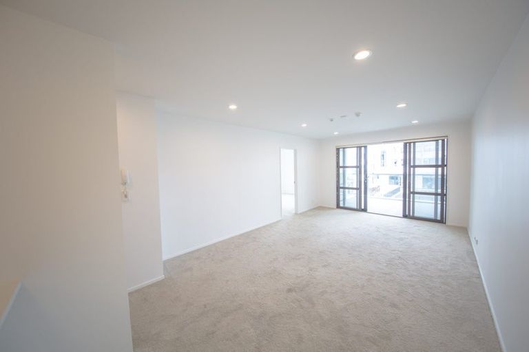 Photo of property in Apollo Apartments, 306/46 Rosedale Road, Rosedale, Auckland, 0632