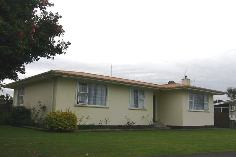 Photo of property in 37 Benmore Avenue, Cloverlea, Palmerston North, 4412