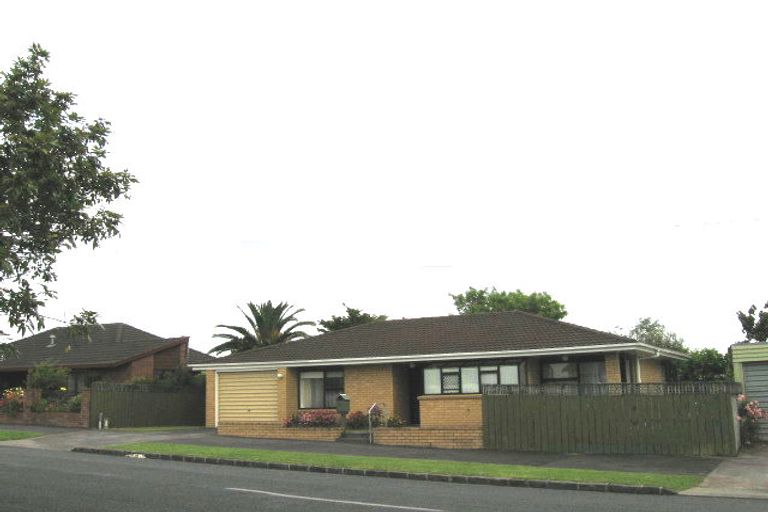 Photo of property in 1/4 Tui Street, Point Chevalier, Auckland, 1022