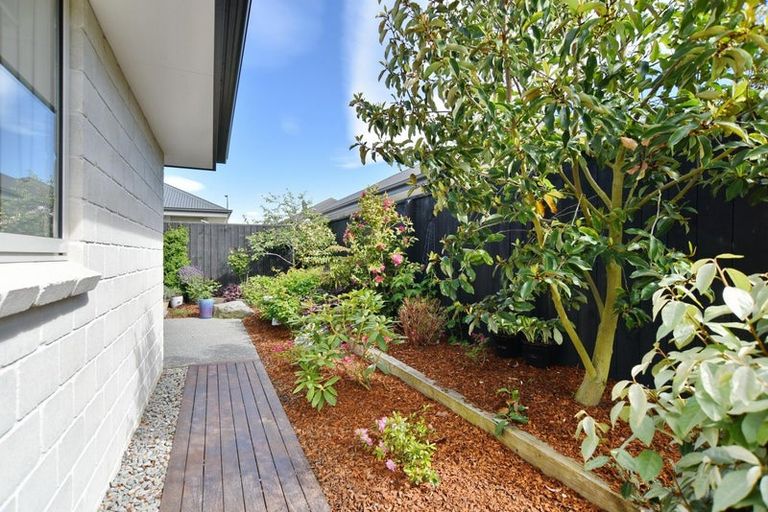 Photo of property in 6 Brantholme Place, Rangiora, 7400