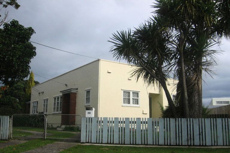 Photo of property in 16 Guthrie Street, Waterloo, Lower Hutt, 5011