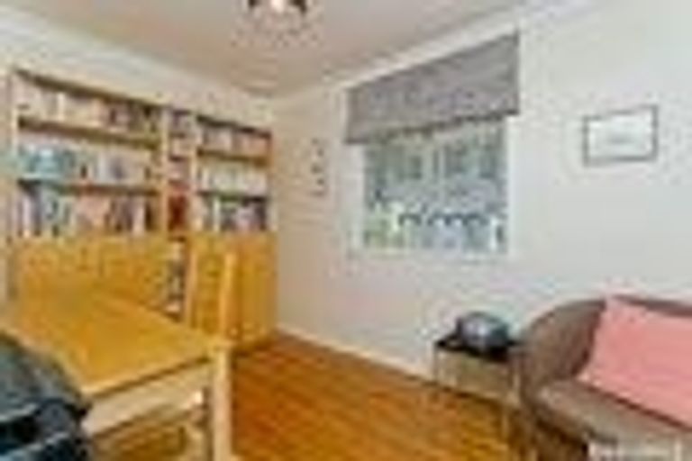 Photo of property in 49 Weatherly Road, Torbay, Auckland, 0630