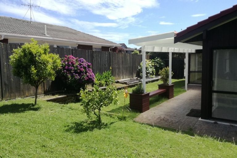 Photo of property in 33 Olena Avenue, Sunnyhills, Auckland, 2010