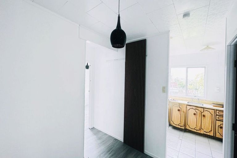 Photo of property in 54 Colwill Road, Massey, Auckland, 0614