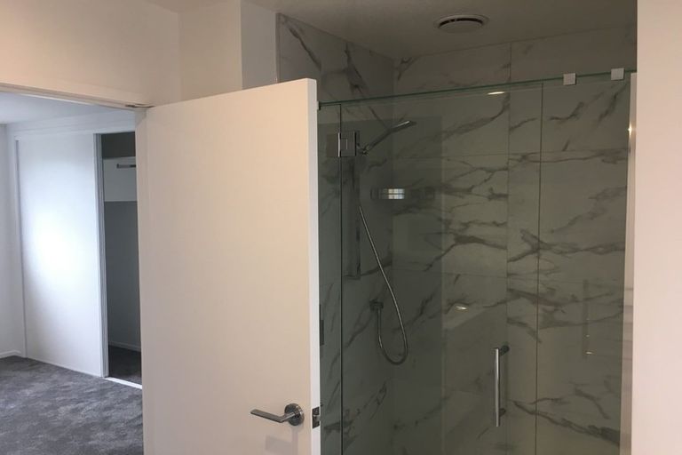 Photo of property in 11/10 Wilsher Crescent, Henderson, Auckland, 0612