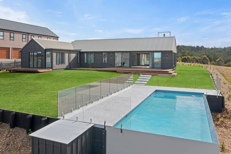 Photo of property in 32 Taha Puke Road, Okura Bush, Silverdale, 0794