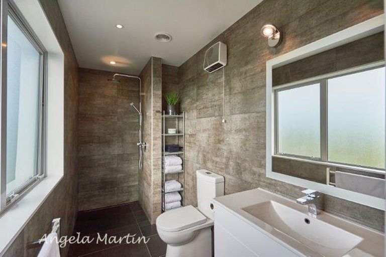 Photo of property in 140 Ruapehu Drive, Fitzherbert, Palmerston North, 4410