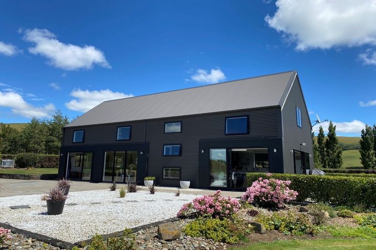 Photo of property in 92 Sinclair Road, Browns, Winton, 9782