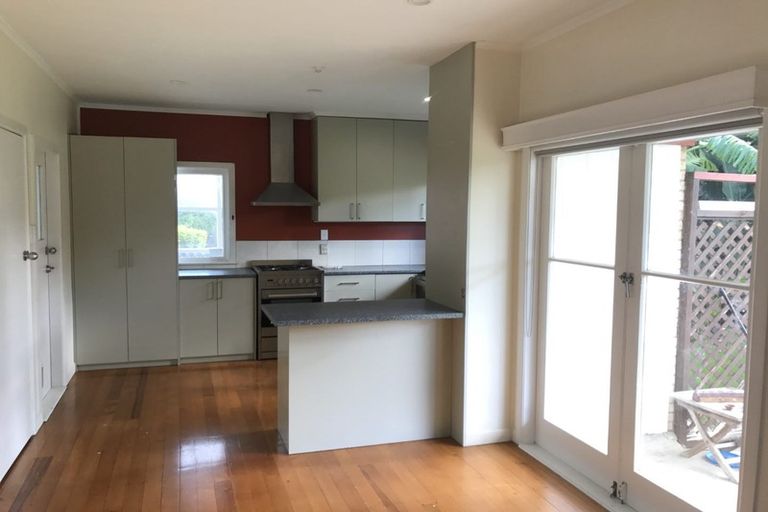Photo of property in 12 Tiroroa Avenue, Te Atatu South, Auckland, 0610