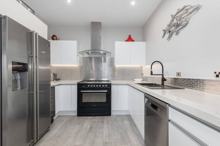 Photo of property in 154 Endeavour Drive, Whitby, Porirua, 5024