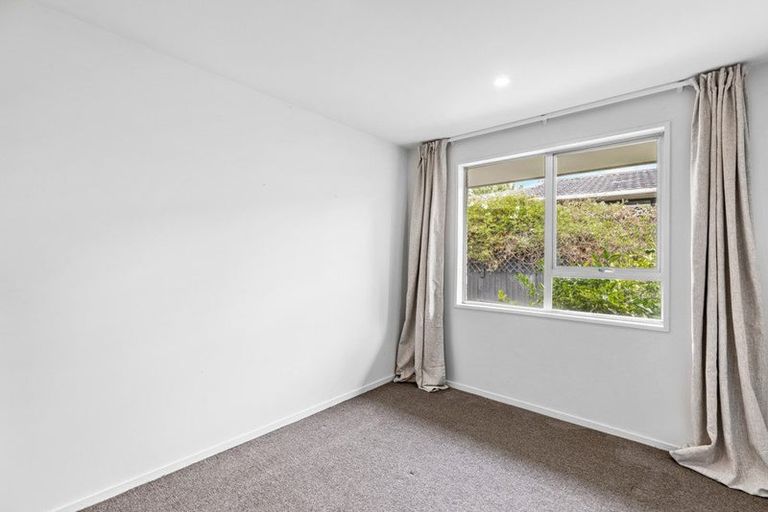 Photo of property in 2/1 Delaware Crescent, Russley, Christchurch, 8042