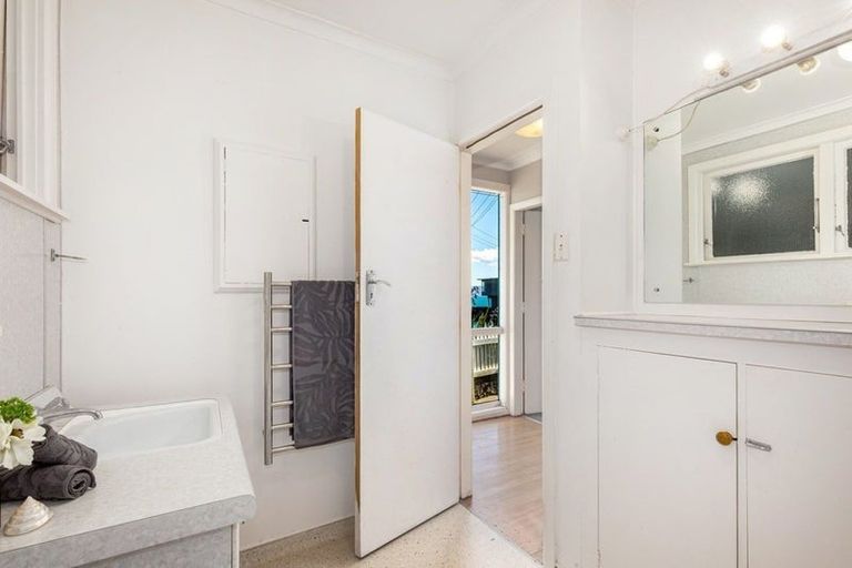 Photo of property in 609 Marine Drive, Days Bay, Lower Hutt, 5013