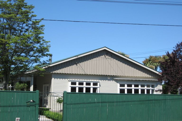 Photo of property in 48 Stapletons Road, Richmond, Christchurch, 8013