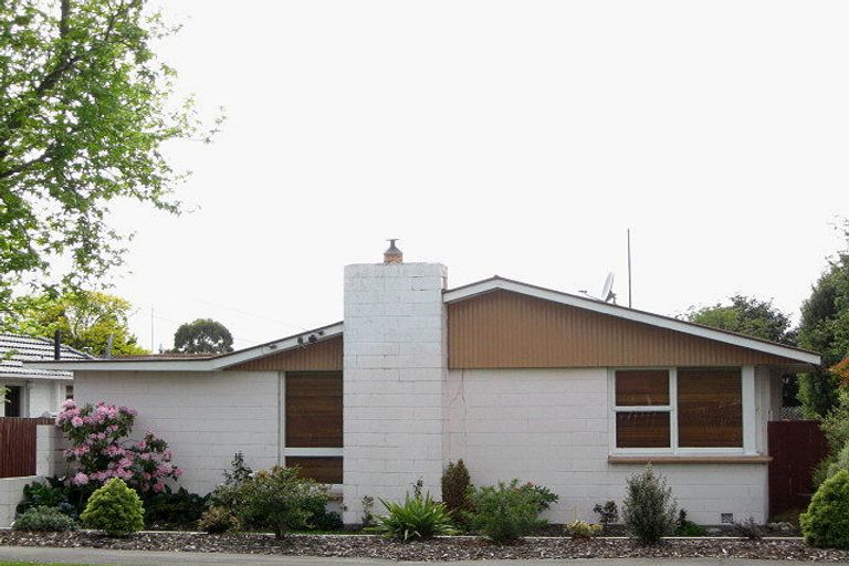Photo of property in 228 Grimseys Road, Redwood, Christchurch, 8051