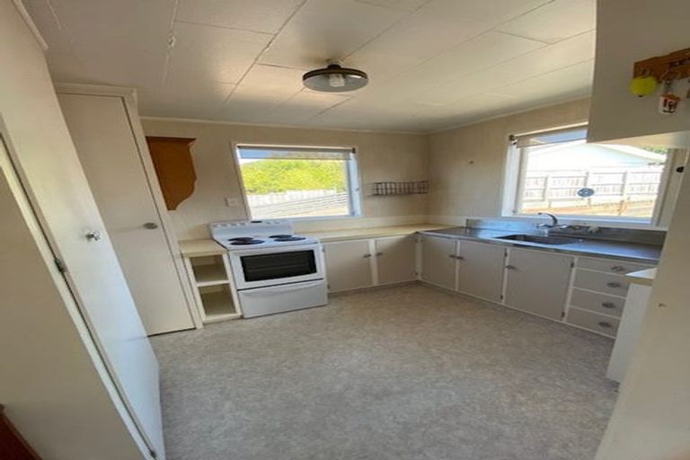Photo of property in 17 Kinder Street, Acacia Bay, Taupo, 3330