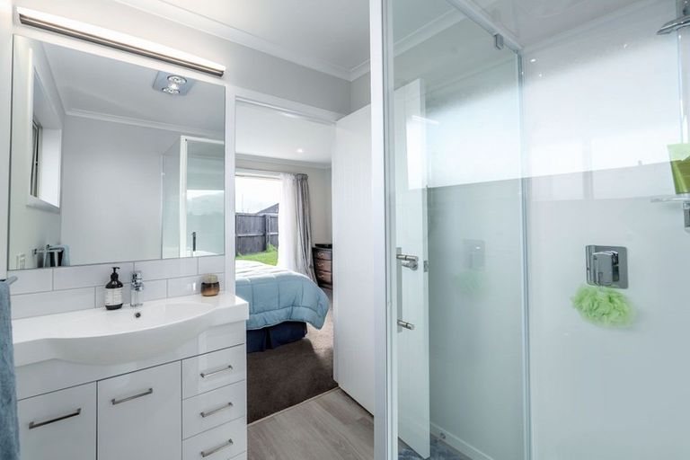 Photo of property in 4 Mckerrow Place, Featherston, 5710