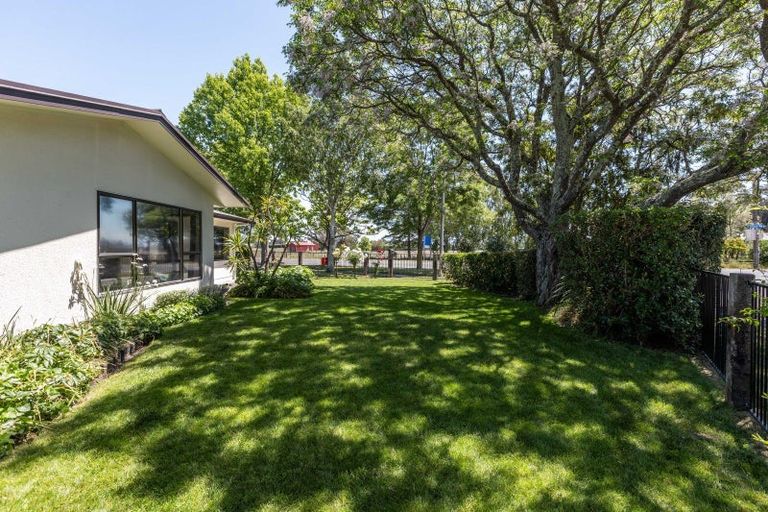 Photo of property in 105 Middle Road, Havelock North, 4130