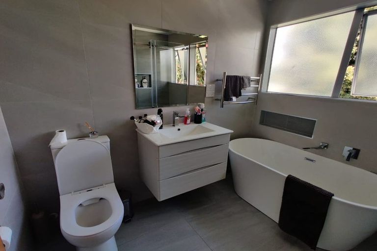 Photo of property in 18 Lipton Grove, Opaheke, Papakura, 2113