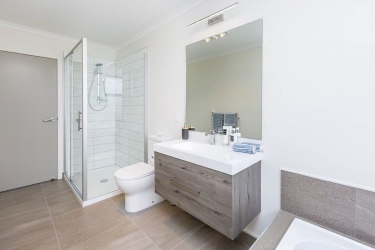 Photo of property in 2 Hopkirk Avenue, Wallaceville, Upper Hutt, 5018