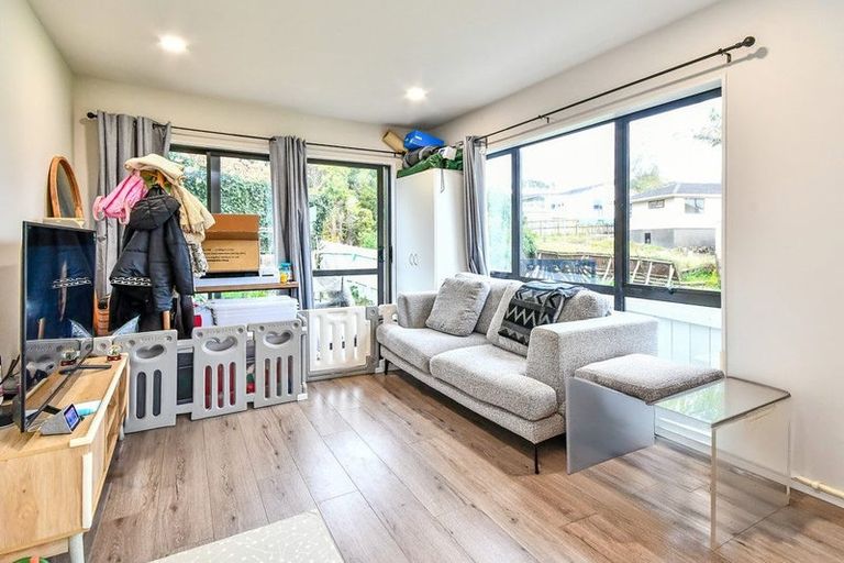 Photo of property in 7 Palmetto Place, Goodwood Heights, Auckland, 2105