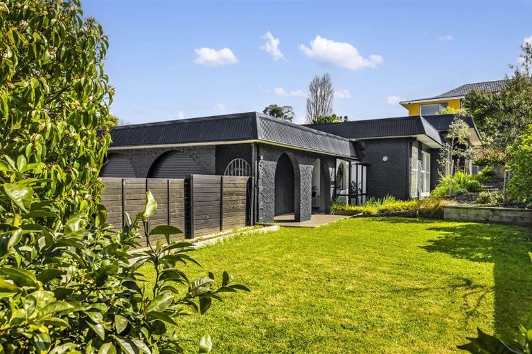 Photo of property in 1 Riviera Place, Hauraki, Auckland, 0622