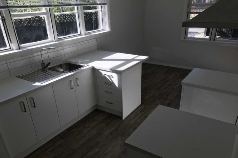 Photo of property in 32 Attlee Crescent, Bryndwr, Christchurch, 8053