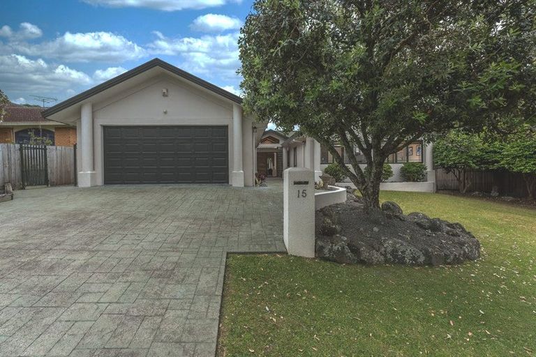 Photo of property in 15 Hogarth Rise, West Harbour, Auckland, 0618