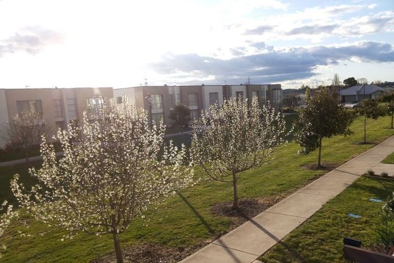 Photo of property in 74 Kuaka Drive, Takanini, 2112