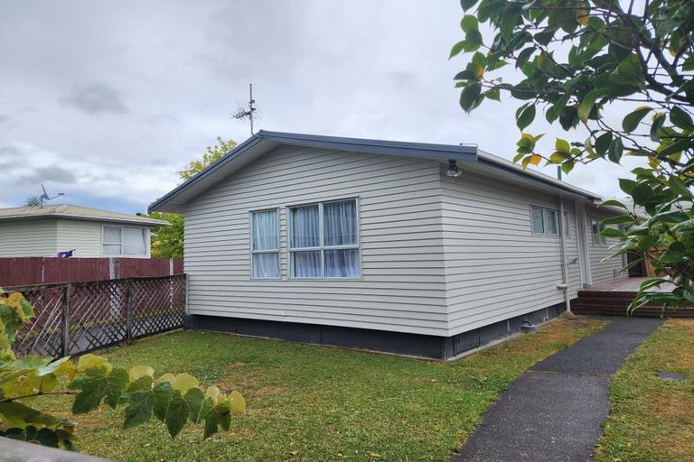 Photo of property in 58 Riverpark Crescent, Henderson, Auckland, 0610