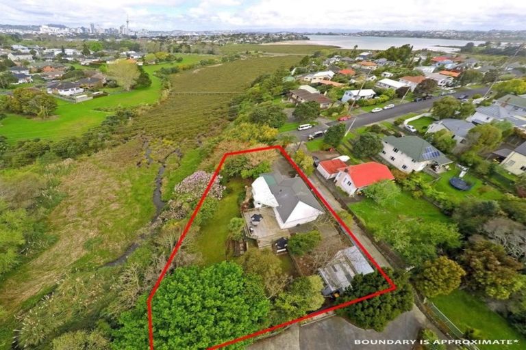 Photo of property in 18 Evan Street, Belmont, Auckland, 0622