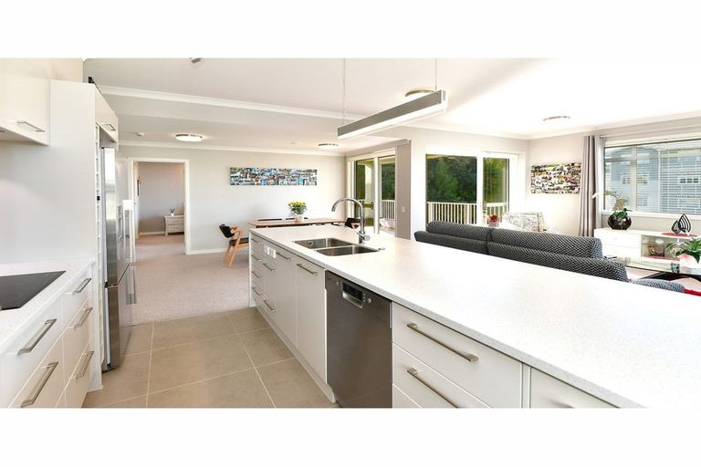 Photo of property in 64 Eaves Bush Parade, Orewa, 0931