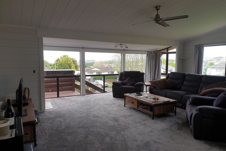 Photo of property in 11 Banyan Drive, Totara Heights, Auckland, 2105