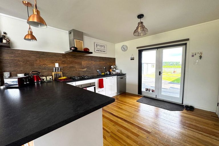 Photo of property in 26 Peters Avenue, Cloverlea, Palmerston North, 4412