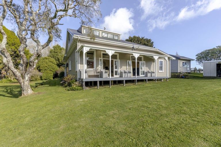 Photo of property in 1 Kahikatea Street, Inglewood, 4330