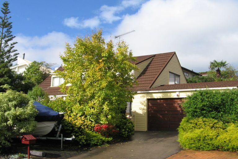 Photo of property in 4 Aries Place, Shelly Park, Auckland, 2014