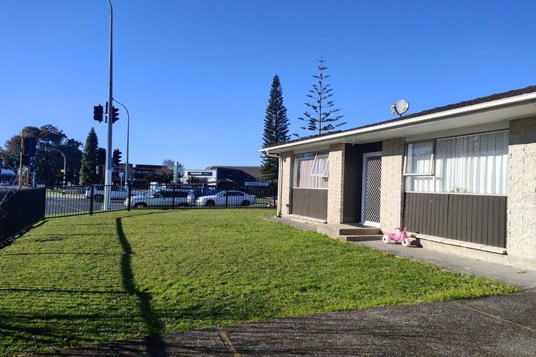 Photo of property in 156 Lincoln Road, Henderson, Auckland, 0610