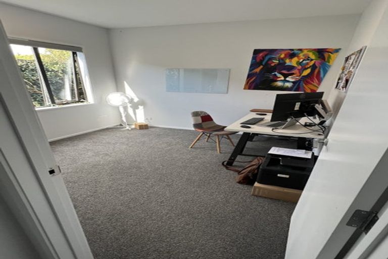 Photo of property in 2 Parachute Crescent, Papakura, 2110