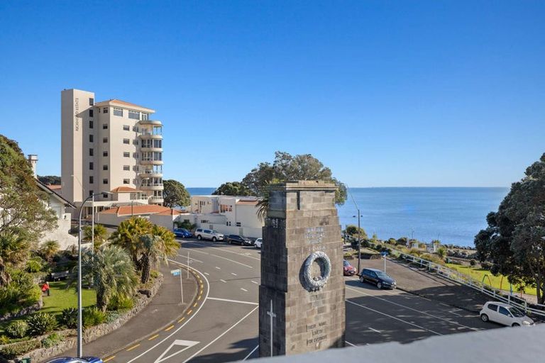 Photo of property in 1 Queen Street, New Plymouth, 4310
