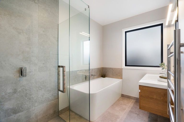 Photo of property in 7/102 Eriksen Road, Te Awa, Napier, 4110