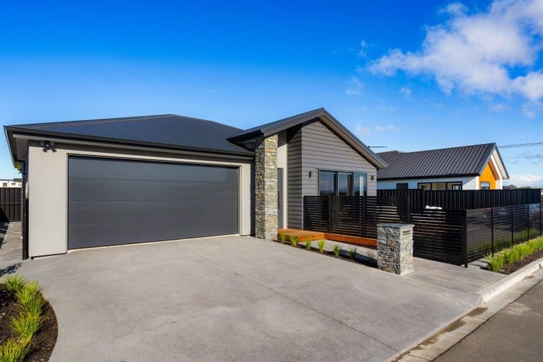 Photo of property in 7/102 Eriksen Road, Te Awa, Napier, 4110