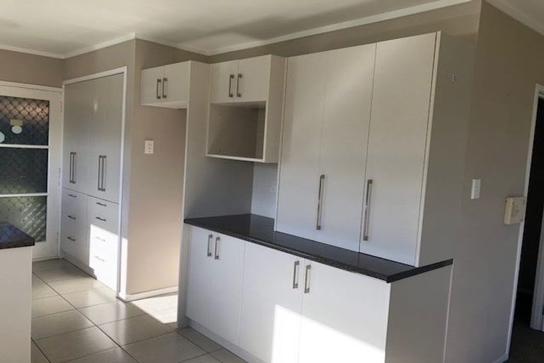 Photo of property in 2/19 Tatariki Street, Rosehill, Papakura, 2113